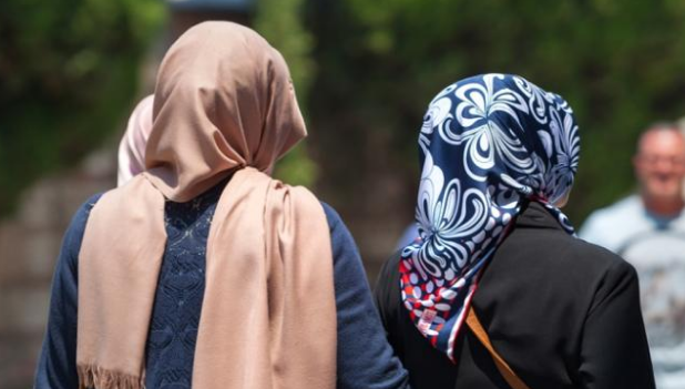 امرأة لم تقضي صوم رمضان جاهلة أحكام الحيض.. ماذا تفعل؟