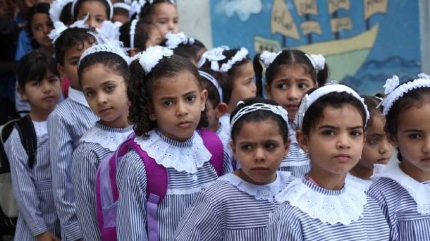 يهدف لبناء 100 مدرسة جديدة بغزة