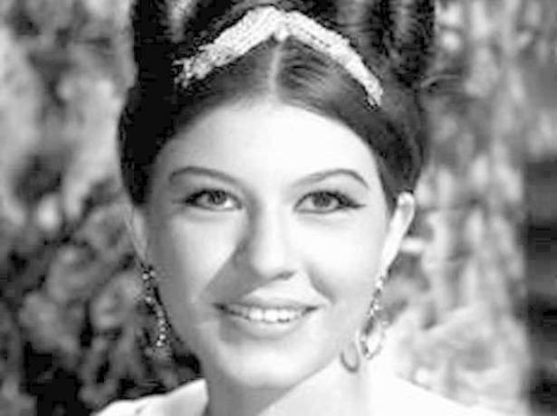 شويكار تردّ على شائعة "الزهايمر".. ونصيحة طبيب سبب "تدهور صحتها"