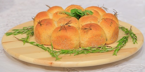 خبز بالزيتون والزعتر