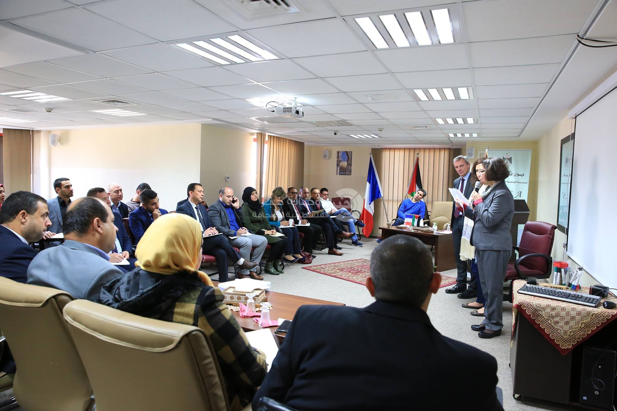 بالصور: المدرسة الوطنية للإدارة تفتتح ورشة تدريبية لخبير فرنسي
