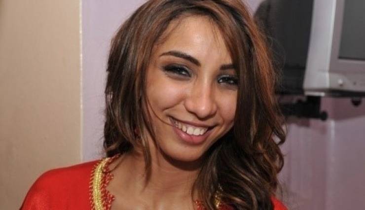 بالصور وفيديو : دنيا بطمة تفاجئ الجمهور بشكلها.. وأصبحت تشبه هيفاء وهبي!