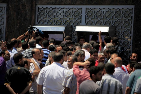 إحالة كافة موظفي ديوان الرئاسة بغزة للتقاعد المبكر 