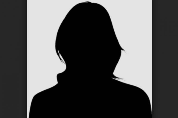 بالفيديو : فنانة مصرية شهيرة تتخلى عن حجابها في عيد ميلادها ال 67