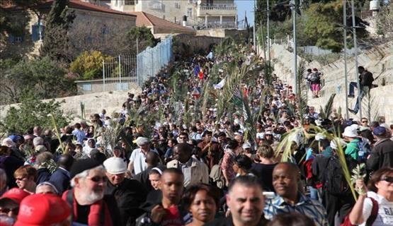  بيت لحم: الطوائف المسيحية الغربية تحتفل بأحد الشعانين