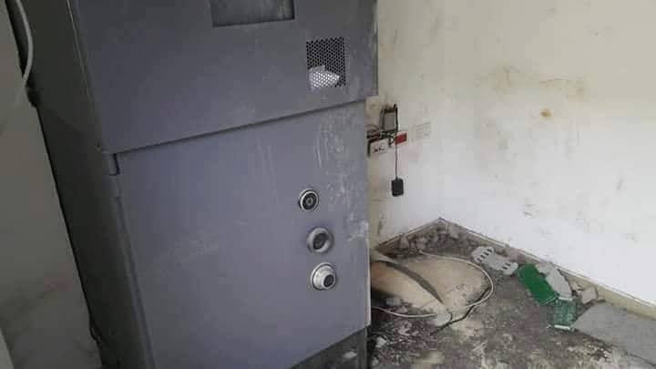 بالصور: مجهولون يسرقون الصراف الآلي لبنك فلسطين في كفر نعمة