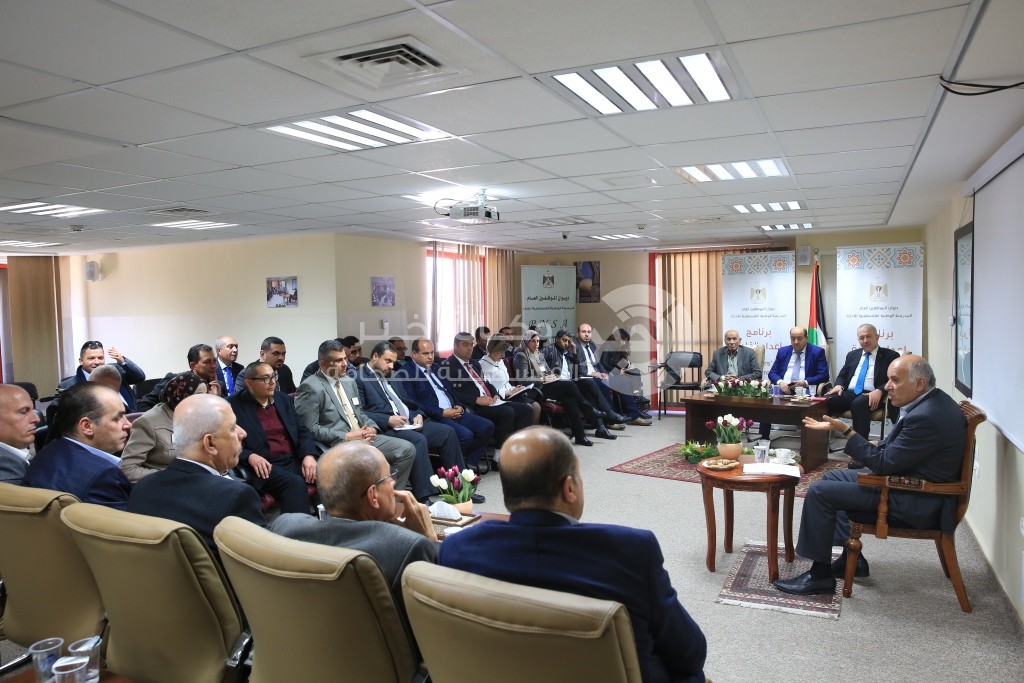 رجوب يشارك تجربته القيادية مع متدربي المدرسة الوطنية للإدارة