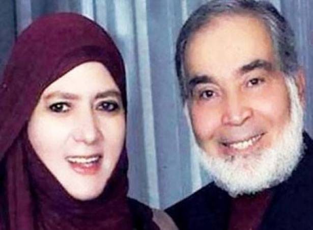 بالصور : الفنان حسن يوسف وزوجته شمس البارودي مع عائلتهما