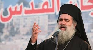 المطران حنا: نقل السفارة الأميركية للقدس استفزاز ولن نقف مكتوفي الأيدي