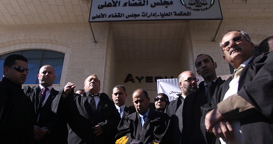 "نقابة المحامين" تعلق العمل أمام المحاكم والنيابات المدنية والعسكرية بالضفة