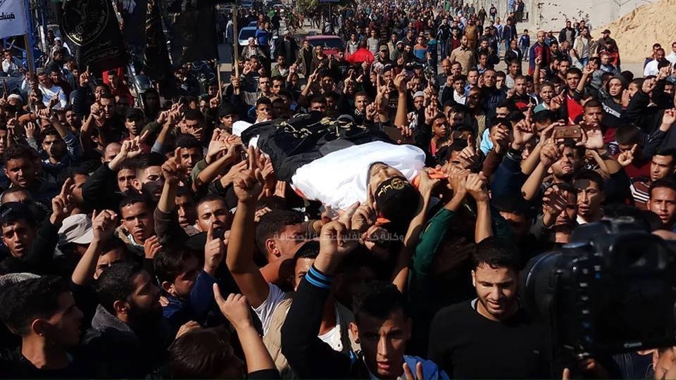 بالصور: جماهير غفيرة تُشيّع شهيدي سرايا القدس برفح