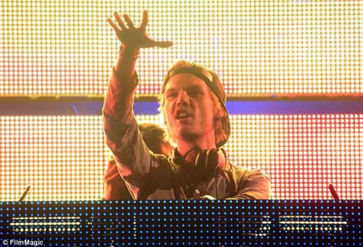 الـ'DJ' السويدي'أفيتشي' الذي وُجِدَ ميتاً في عُمان انتحر بطريقةٍ صادمة!