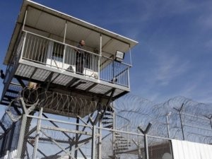 تمديد اعتقال والدة أسير لـ6 أيام