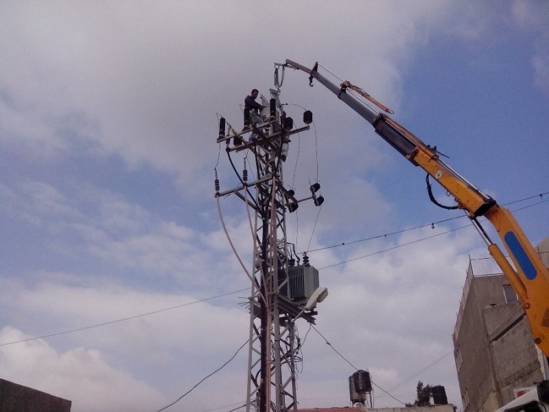 احتفال بافتتاح مشروع إعادة تأهيل شبكة الكهرباء في دير الغصون