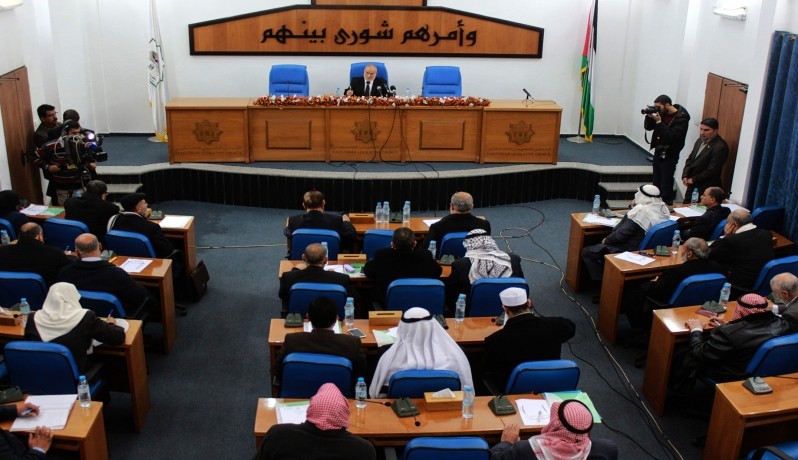 بالفيديو: جلسة التشريعي بغزّة تُصوت على انتهاء ولاية الرئيس عباس  