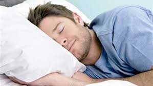 دراسة تكشف "الإعجاز" في النوم على الشق الأيمن !