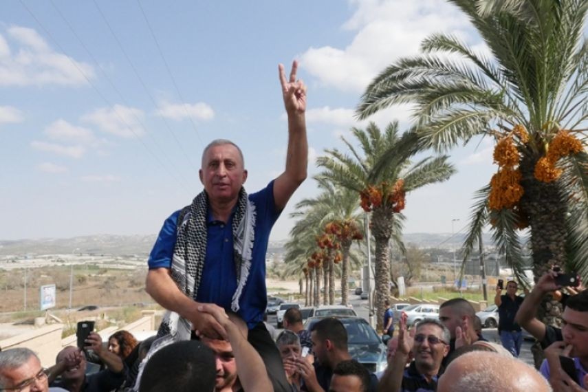 الإفراج عن أسير من الداخل المحتل بعد قضائه 12 عاماً في السجون