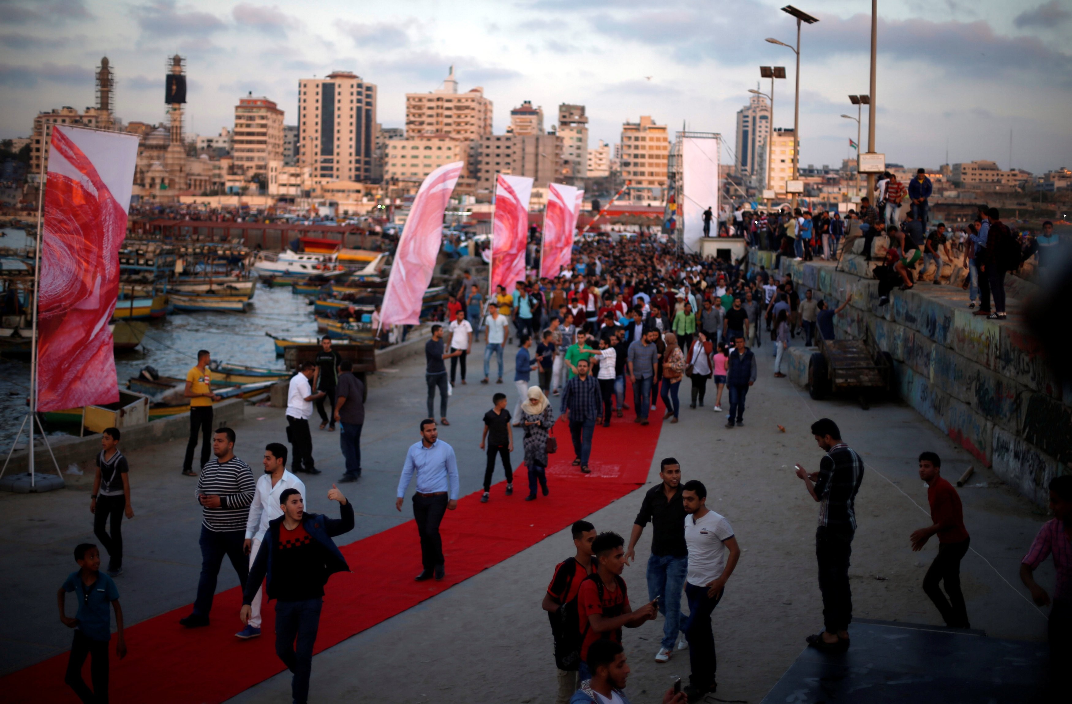 انطلاق فعاليات مهرجان "السجادة الحمراء" في غزة