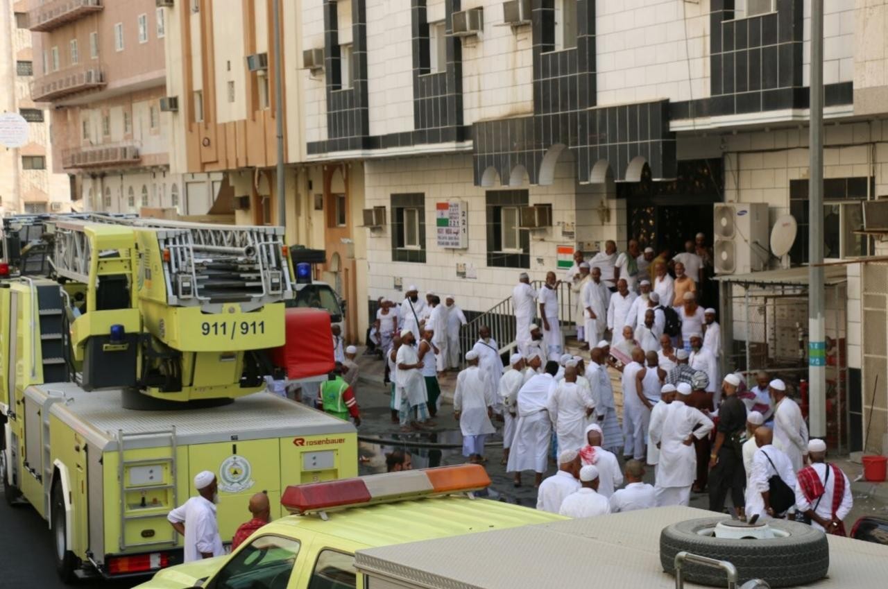 نجاة "391" حاجاً من حريق اندلع في سكن للحجاج بمكة