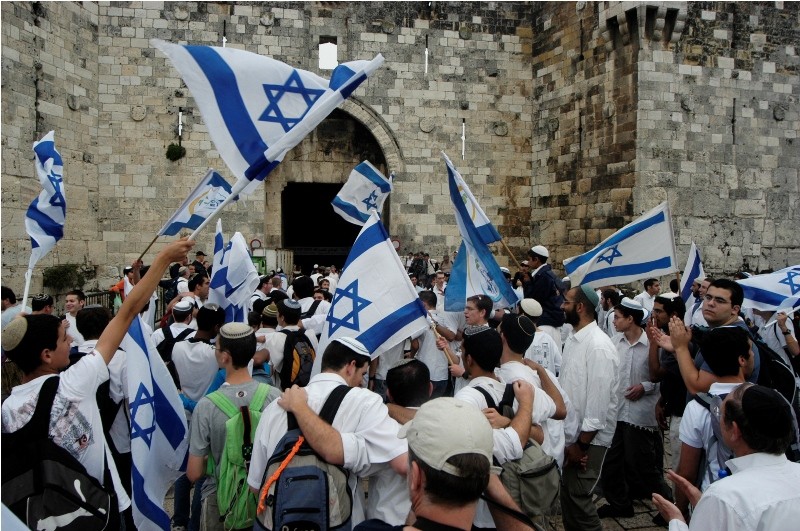 الاحتلال ينظم مسيرات ضخمة في القدس المحتلة