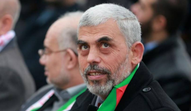 'الموساد' يوجه تهديدًا مباشرًا للسنوار بسبب مسيرة العودة