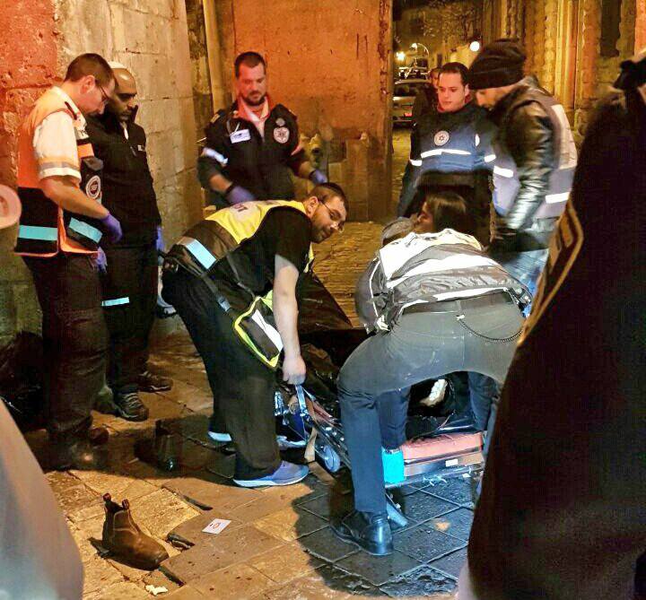  استشهاد شاب فلسطيني بعملية طعن في القدس
