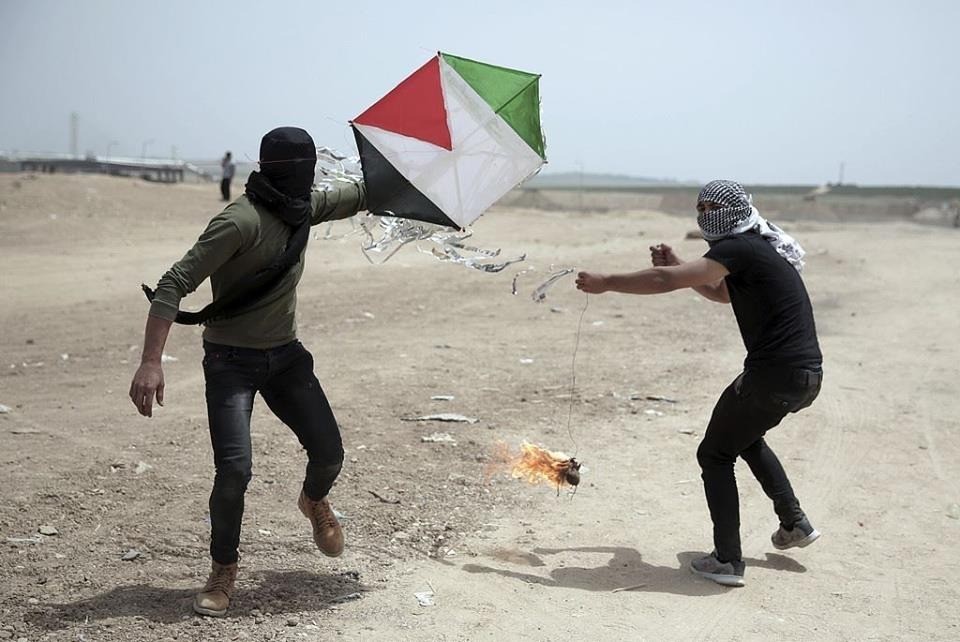 مطلقو البالونات الحارقة: مستمرون حتى تحقيق مطالبنا