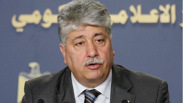 "تلفيق وتكذيب ومستوى متدني من الأخلاق"