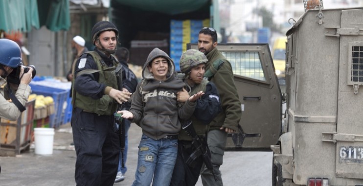 قوات الاحتلال تعتقل فتى من القدس
