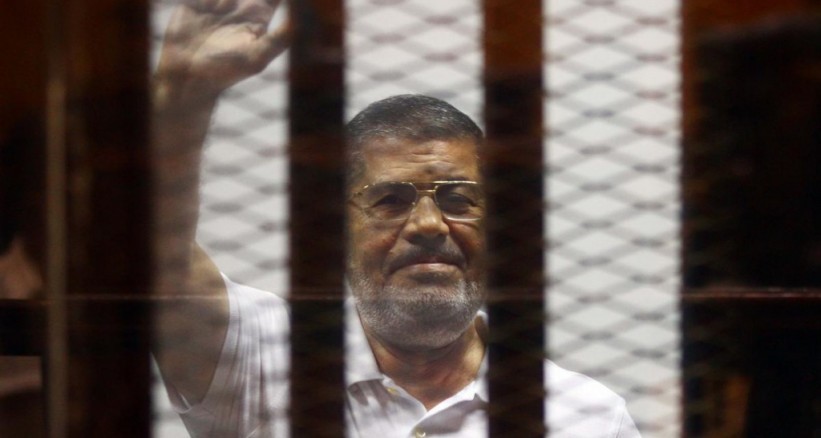 وقف محاكمة "محمد مرسي" في قضية التخابر مع حماس