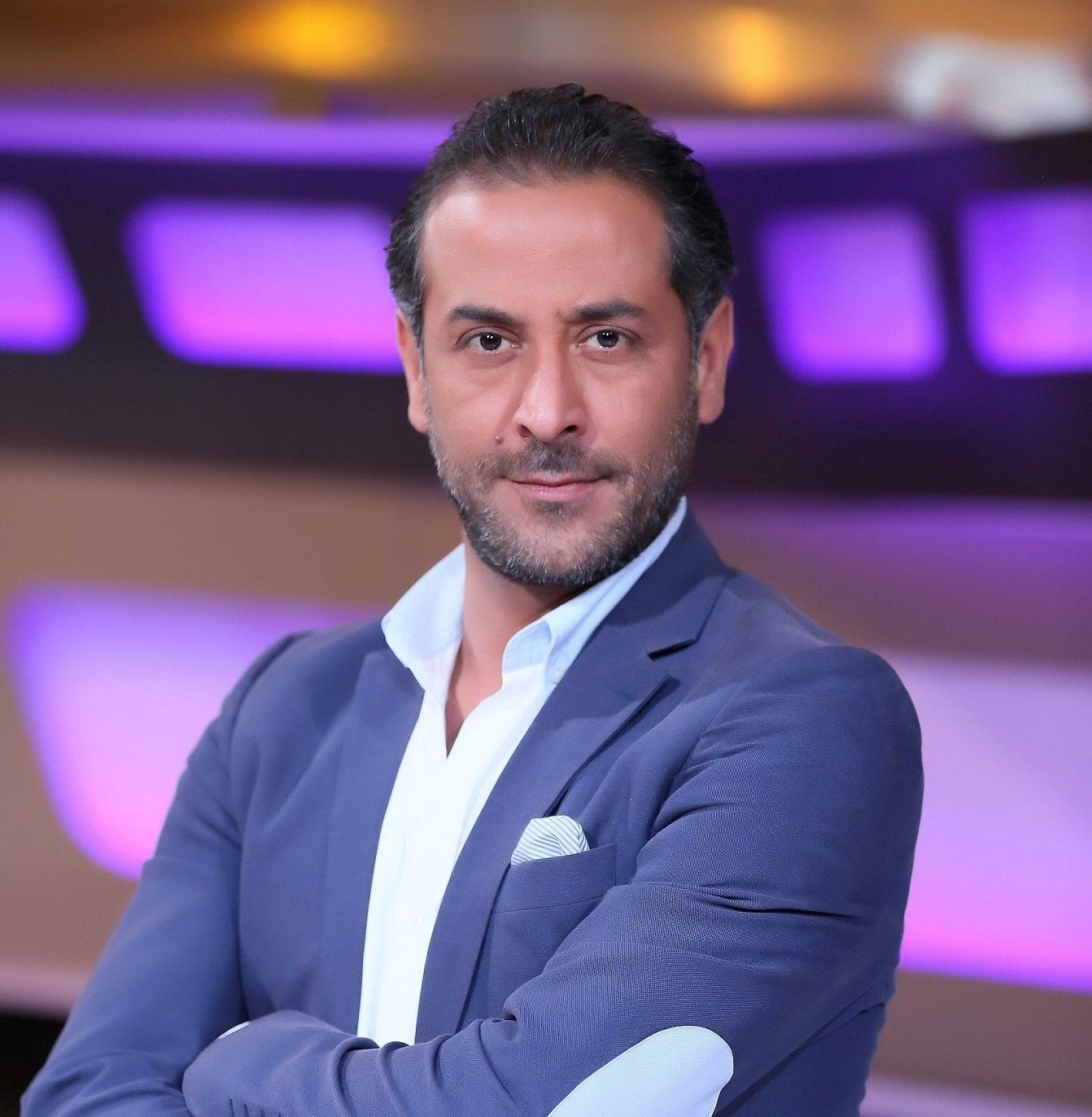 بالصور : عبد المنعم عمايري سائق تاكسي عمومي