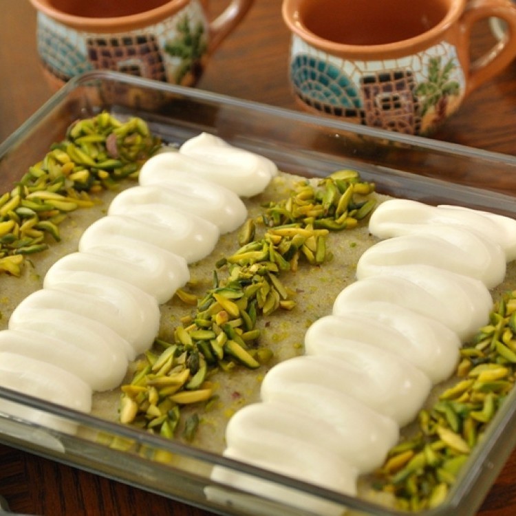 المدلوقة بالفستق الحلبي من مطبخ منال العالم