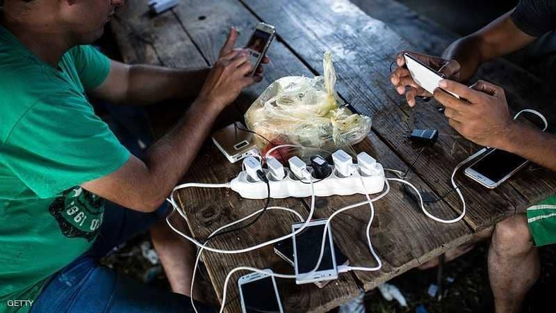 بطارية الهاتف.. 9 أوهام "تاريخية" عن طريقة الشحن والاستخدام