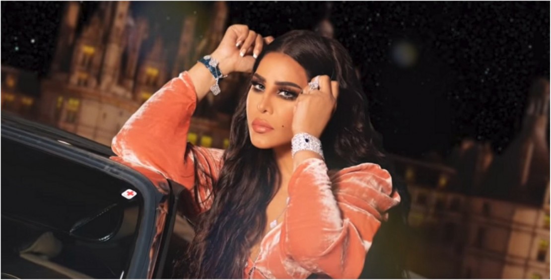 شاهد : أحلام تَسخرُ من إطلالةٍ قديمةٍ لها!