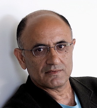 كلّ يغنّـي على ويلاه