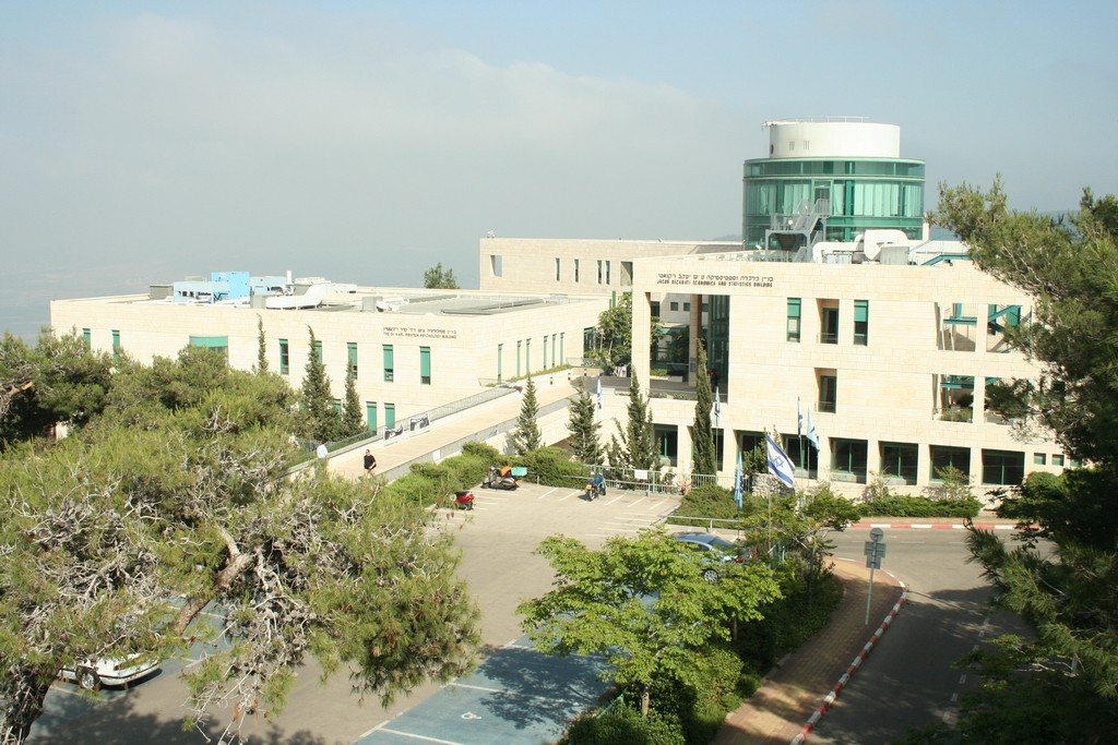 محاضر في جامعة حيفا يطلب بإعفاءه من عمله بسبب تشويه إسرائيل للحقائق