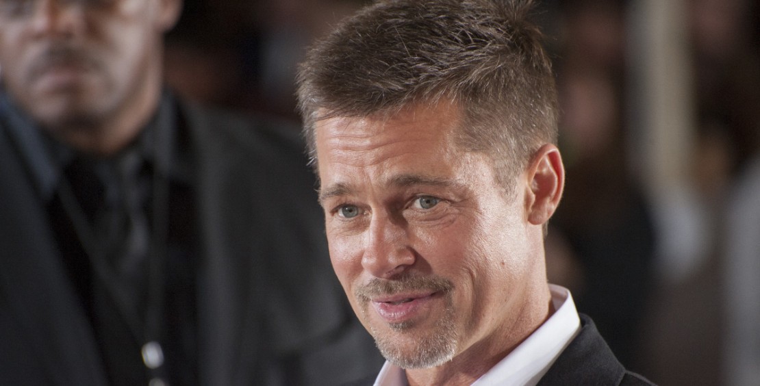 هل يُواعد براد بيت مُصممة مجوهرات زوجته السابقة؟!