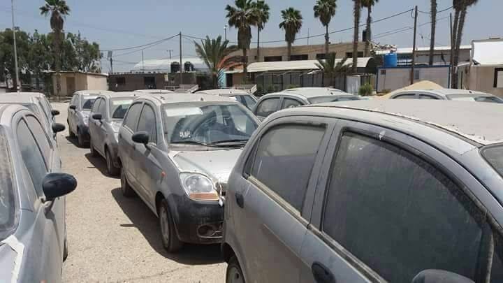 بالصور: إدخال عدد من السيارات للقطاع الخاص عبر معبر رفح