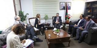 الوزير الأعرج يبحث سبل التعاون المشترك مع الوكالة الأمريكية للتنمية