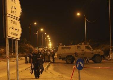الاحتلال يغلق حاجز بيت اكسا شمال غرب القدس في الاتجاهين