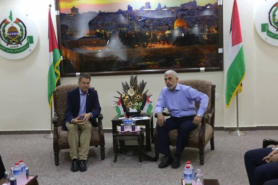 خلال زيارته لغزة
