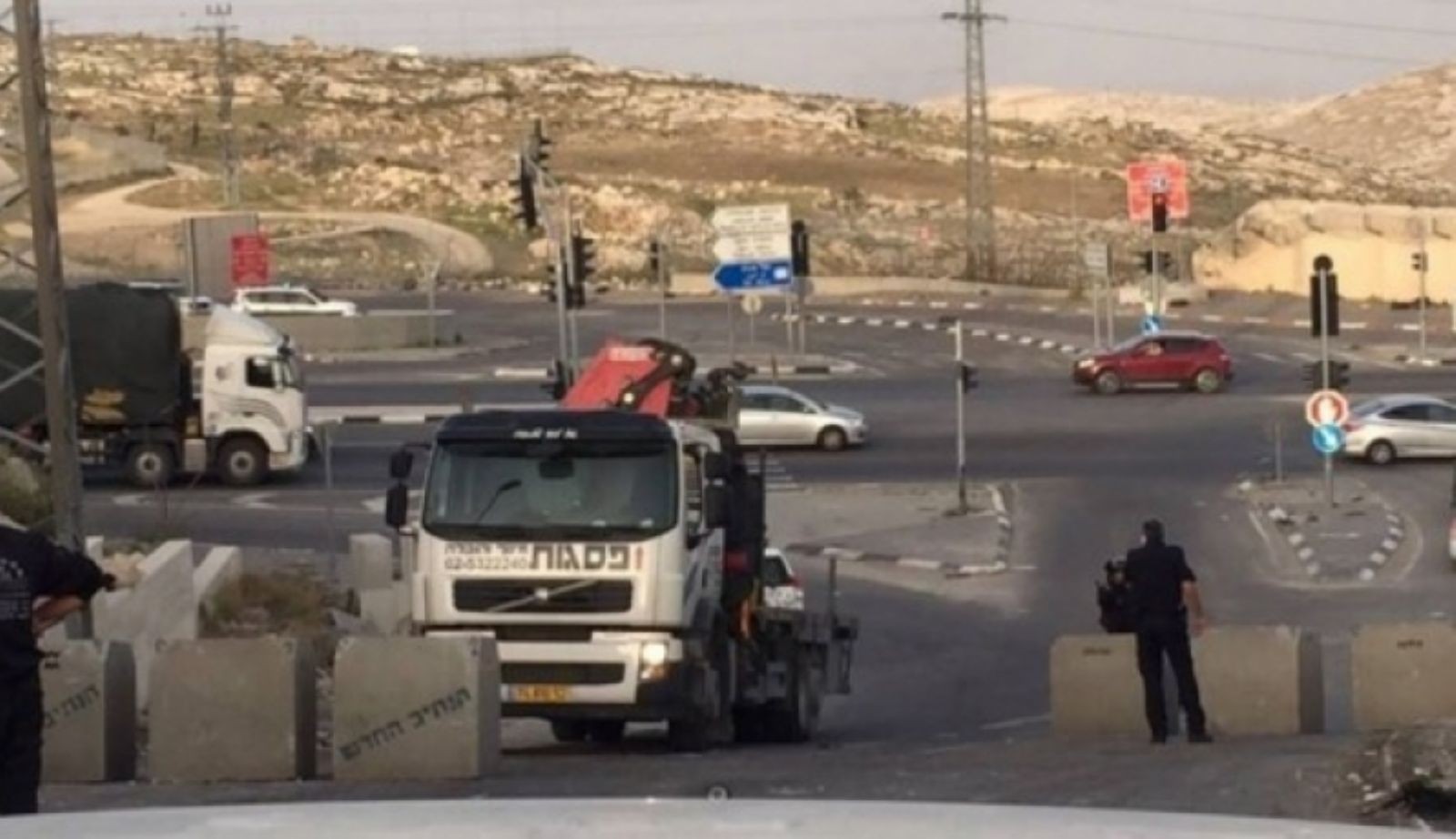 الاحتلال يغلق بوابة قرية النبي صالح ويمنع مرور المواطنين