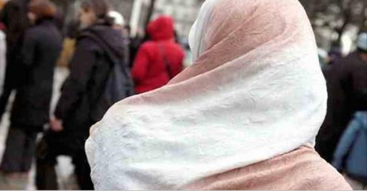 نجمة شهيرة تعتزل الفن وترتدي الحجاب!