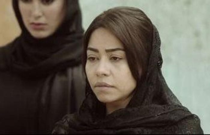  لماذا هاجمت " شرين " الصحفية وتكسر هاتفها في عزاء والدها