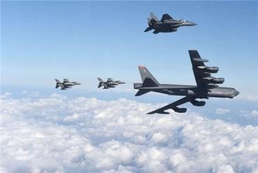 تحليق قاذفات أمريكية قرب سواحل كوريا الشمالية 