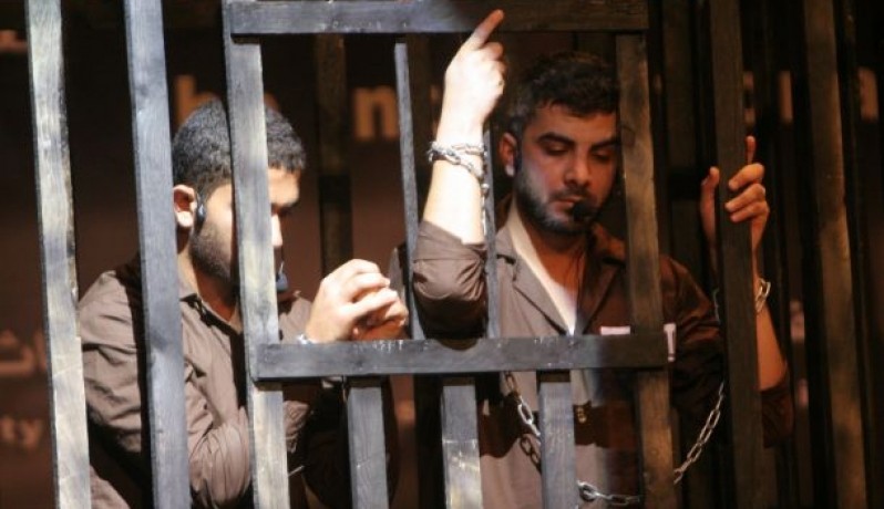 8 أسرى يدخلون أعواماً جديدة في سجون الاحتلال