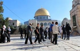 مؤسسات وهيئات مقدسية تدعو إلى التصدي لدعوات منظمات الهيكل باقتحام الأقصى خلال الأعياد
