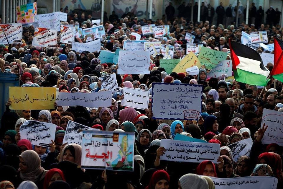  إليكم أبرز المطالب التي نادى بها موظفو "الأونروا" خلال مسيرة حاشدة بغزة 