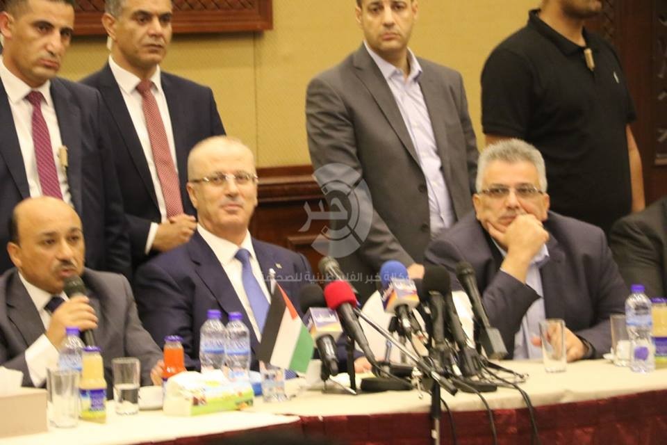 بالصور| الحمد الله: الشباب والإعمار والمعابر على سلم أولويات الحكومة