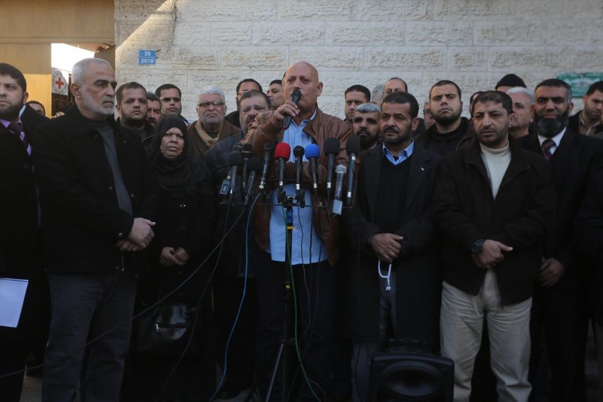 ذوو أسرى من غزة يسردون تفاصيل اعتداء حزان عليهم ويطالبون بمزيد من الحماية